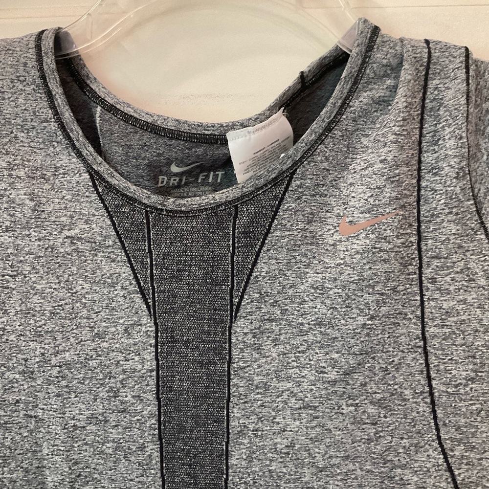 Nike Dri-Fit Tee, Short Sleeve, Crew Neck, Hip Length, Grey, Women’s Size Medium - Picture 3 of 10